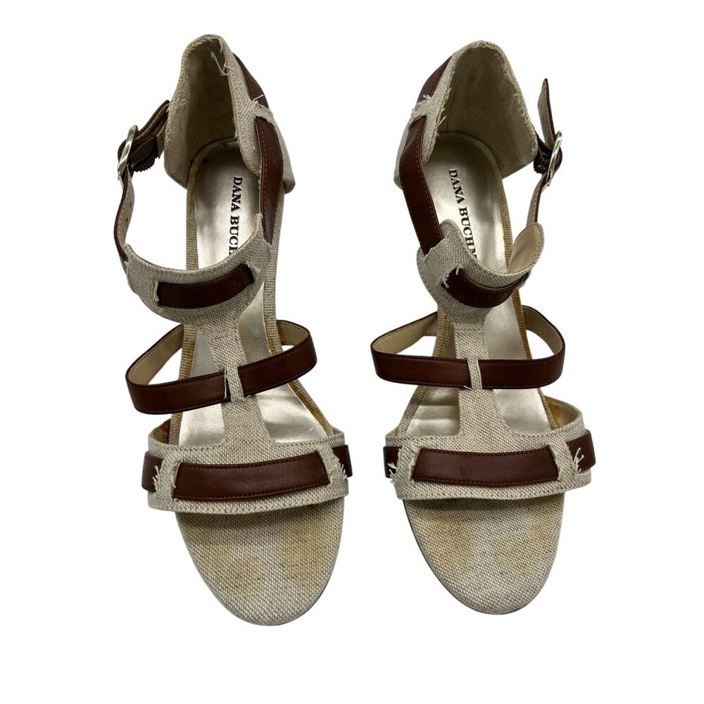 Dana Buchman Womens Strappy Heeled Sandals Size 8M Beige Canvas Buckle Open Toe